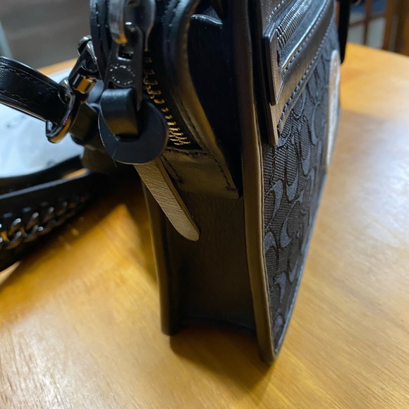 Coach Sling Bag - Picture 8 of 8